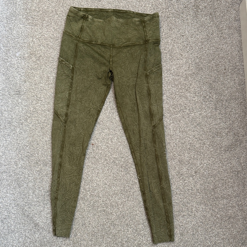 Lululemon Green cropped pants